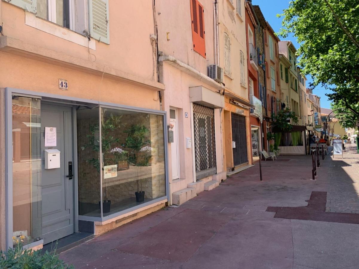 Appartement Sublime Studio au cœur historique de Fréjus Extérieur photo